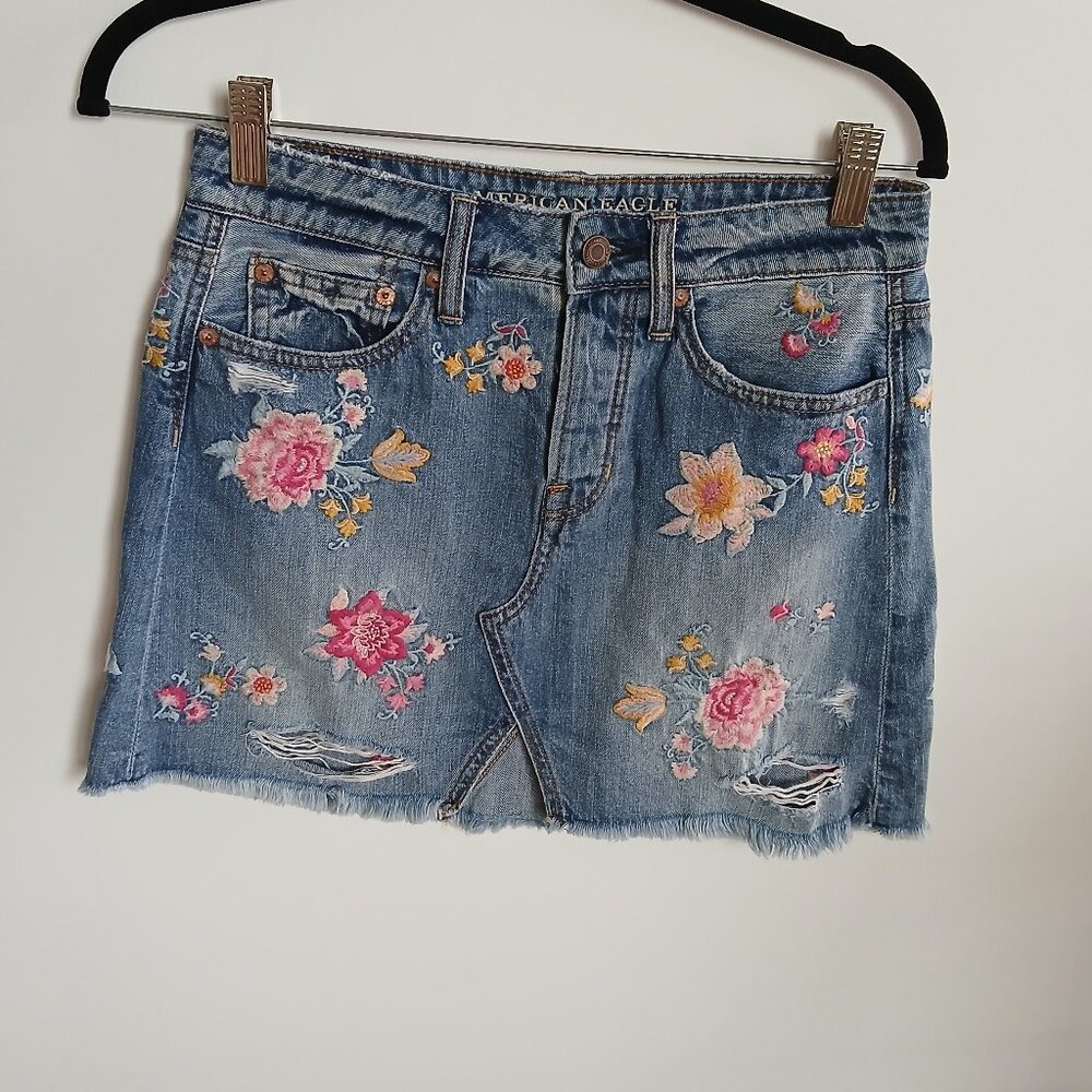 American Eagle Denim Skirt Floral Embroidery - Size 0
